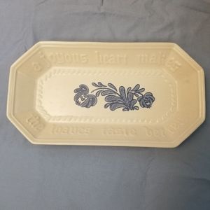 Pfaltzgraff Yorktowne bread tray